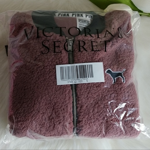 Size S🌺PINK VS SHERPA BOMBER JACKET. - Picture 2 of 4